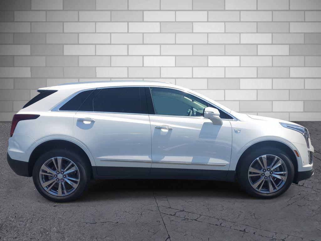 new 2025 Cadillac XT5 car, priced at $58,090