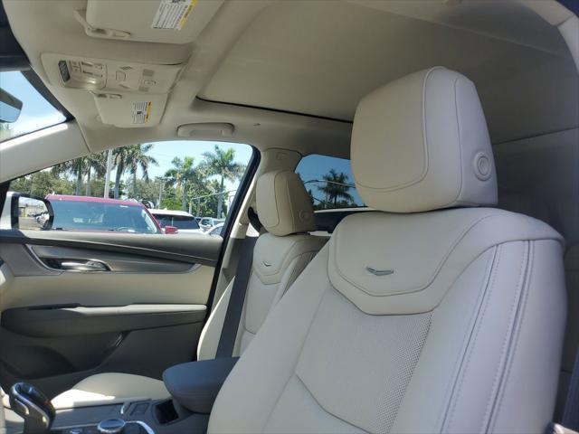 new 2025 Cadillac XT5 car, priced at $58,090