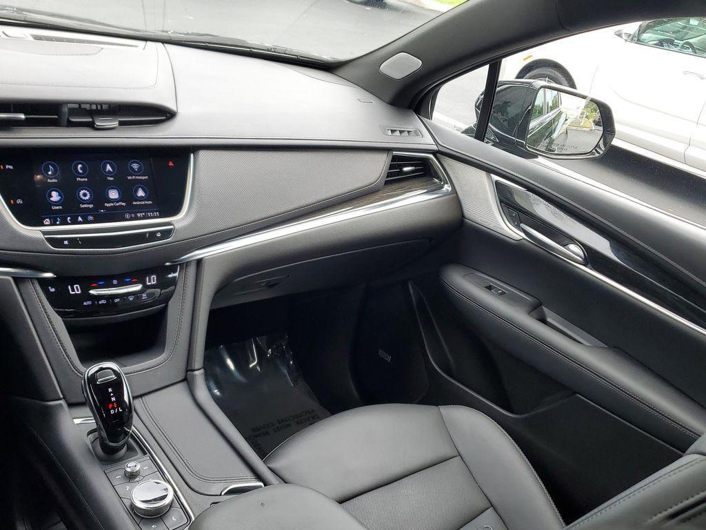 used 2022 Cadillac XT5 car, priced at $34,233