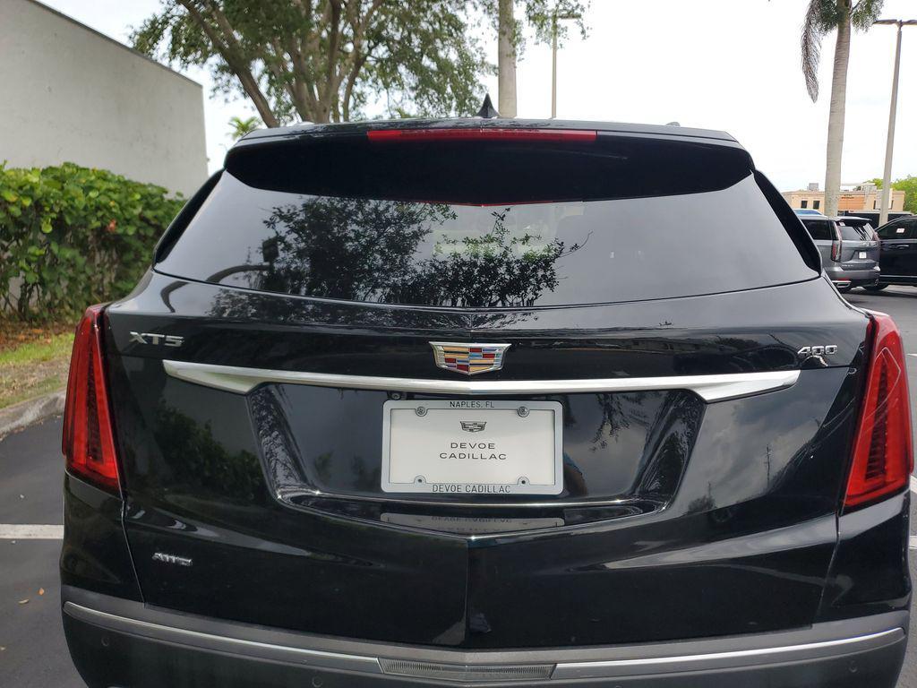 used 2022 Cadillac XT5 car, priced at $34,233
