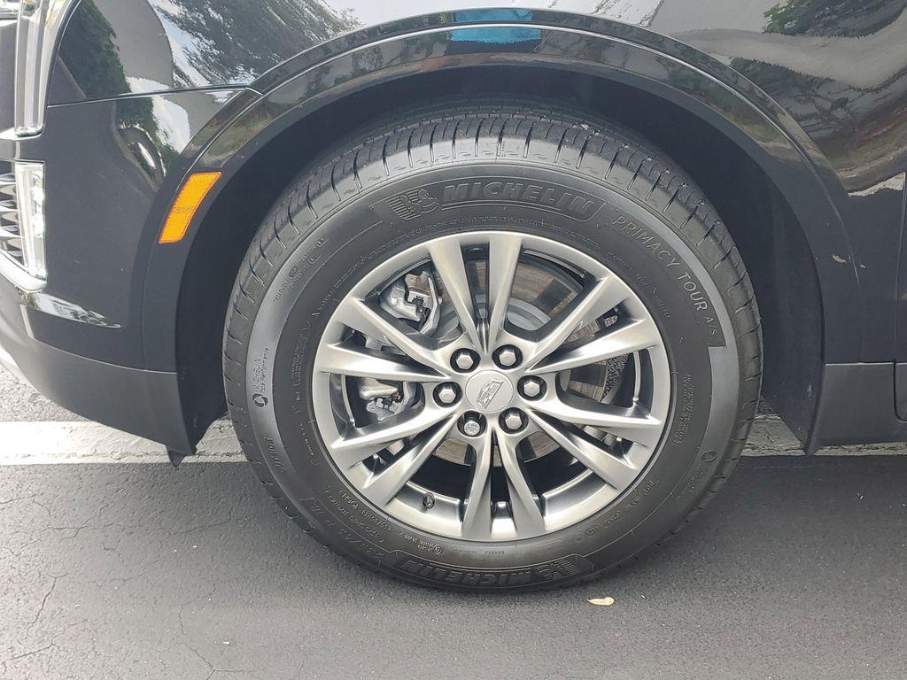 used 2022 Cadillac XT5 car, priced at $34,233