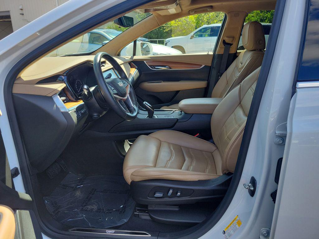 used 2018 Cadillac XT5 car, priced at $23,123