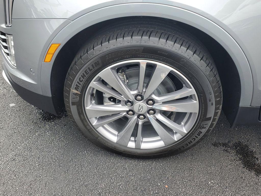 new 2025 Cadillac XT5 car, priced at $56,040