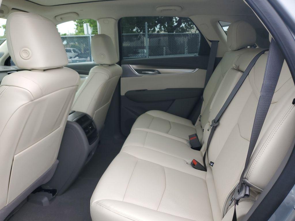 new 2025 Cadillac XT5 car, priced at $56,040