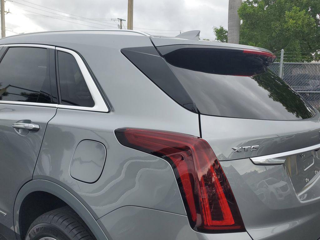 new 2025 Cadillac XT5 car, priced at $56,040