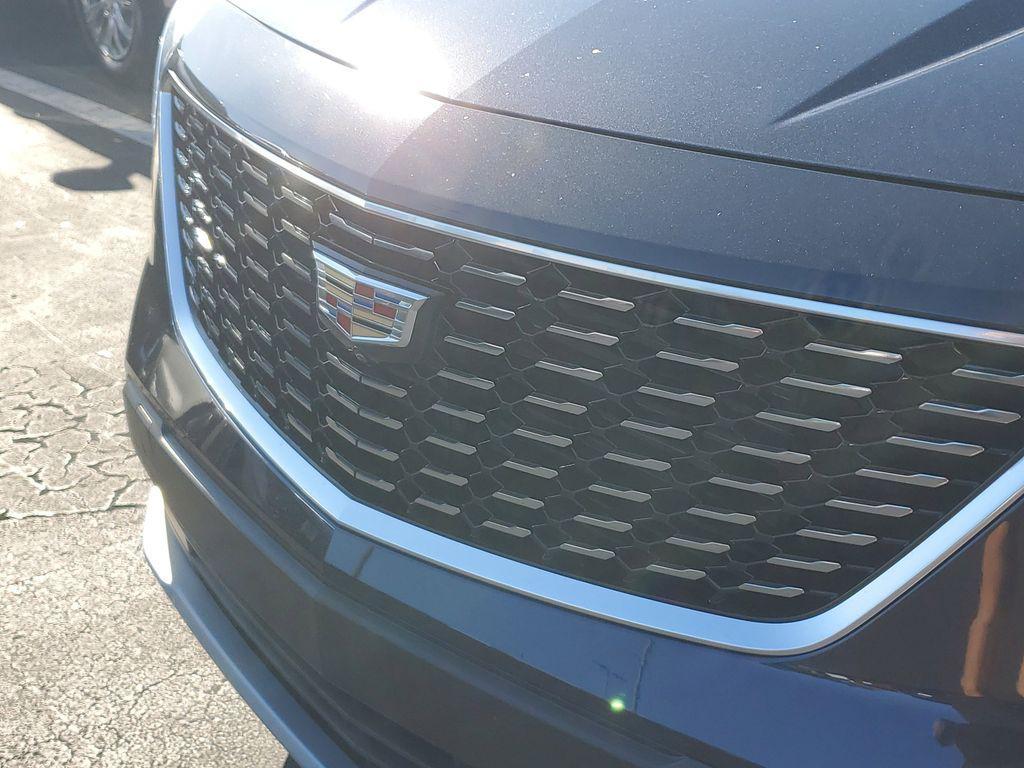 used 2022 Cadillac XT4 car, priced at $28,433
