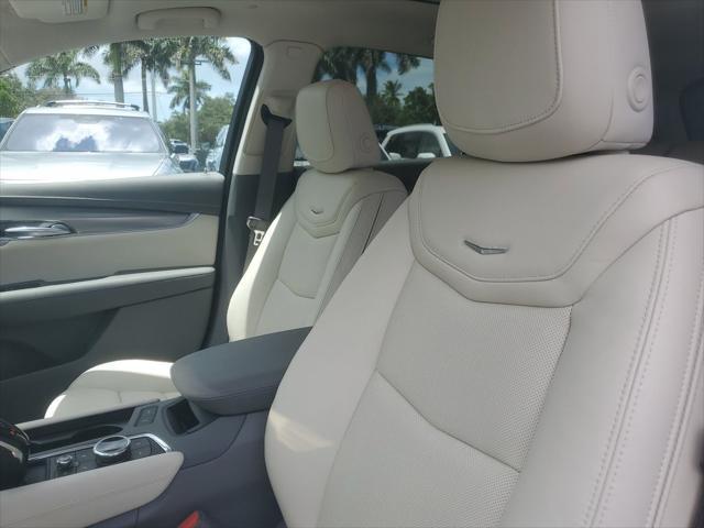 new 2025 Cadillac XT5 car, priced at $55,865