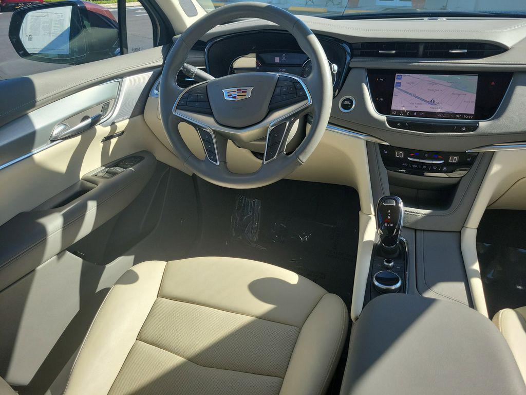 used 2023 Cadillac XT5 car, priced at $33,733