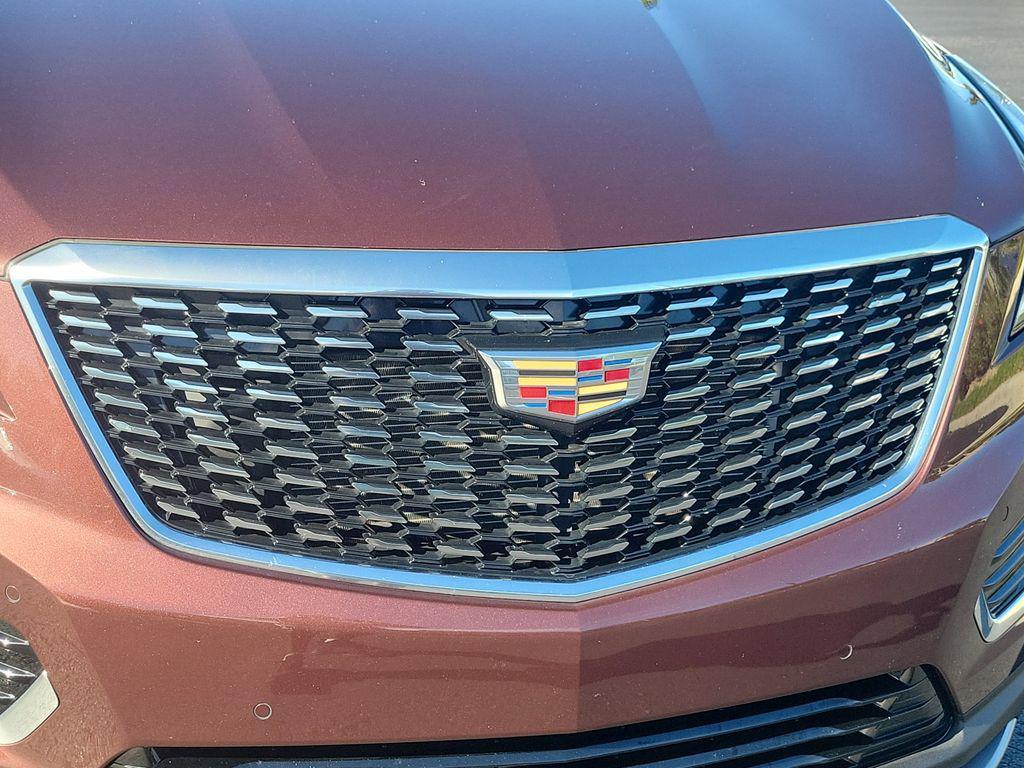 used 2023 Cadillac XT5 car, priced at $33,733