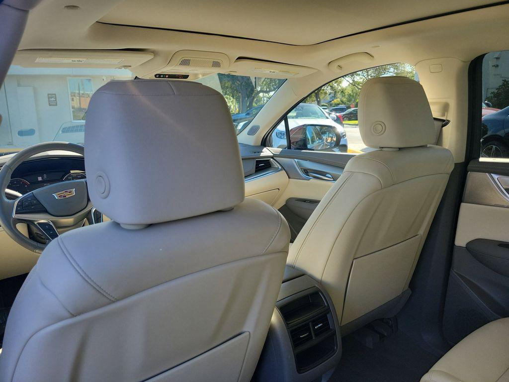 used 2023 Cadillac XT5 car, priced at $33,733