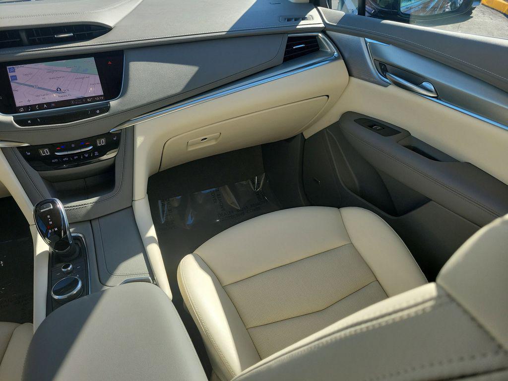 used 2023 Cadillac XT5 car, priced at $33,733
