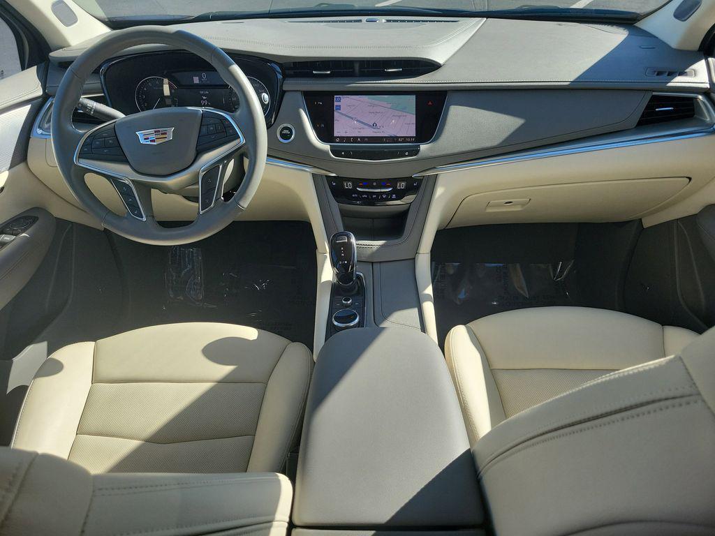 used 2023 Cadillac XT5 car, priced at $33,733
