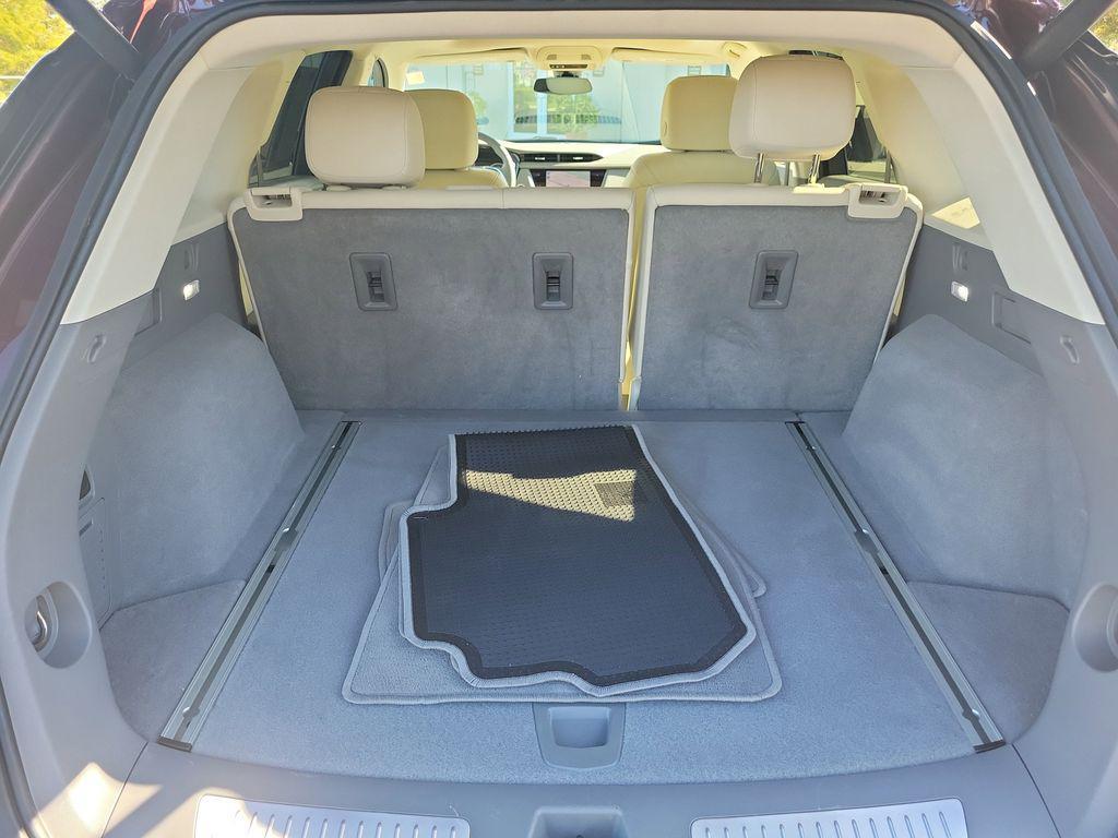 used 2023 Cadillac XT5 car, priced at $33,733