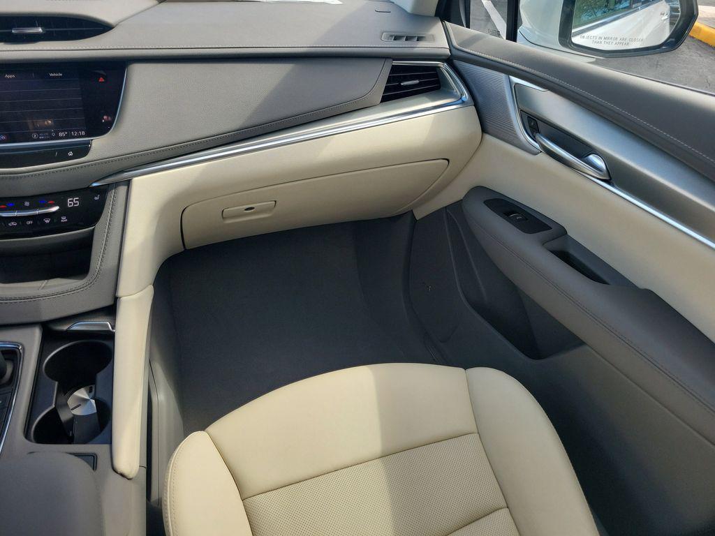 used 2024 Cadillac XT5 car, priced at $43,643