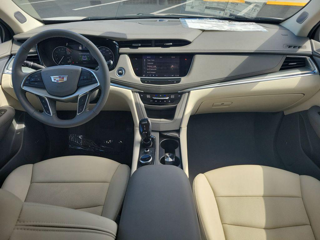 used 2024 Cadillac XT5 car, priced at $43,643