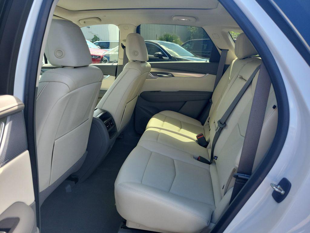 used 2024 Cadillac XT5 car, priced at $43,643