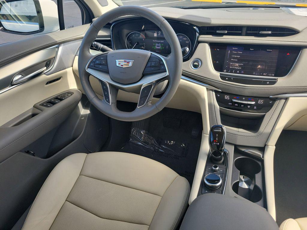 used 2024 Cadillac XT5 car, priced at $43,643