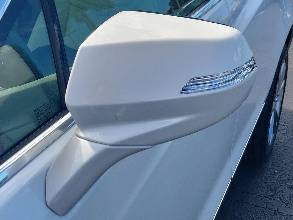 used 2024 Cadillac XT5 car, priced at $43,643