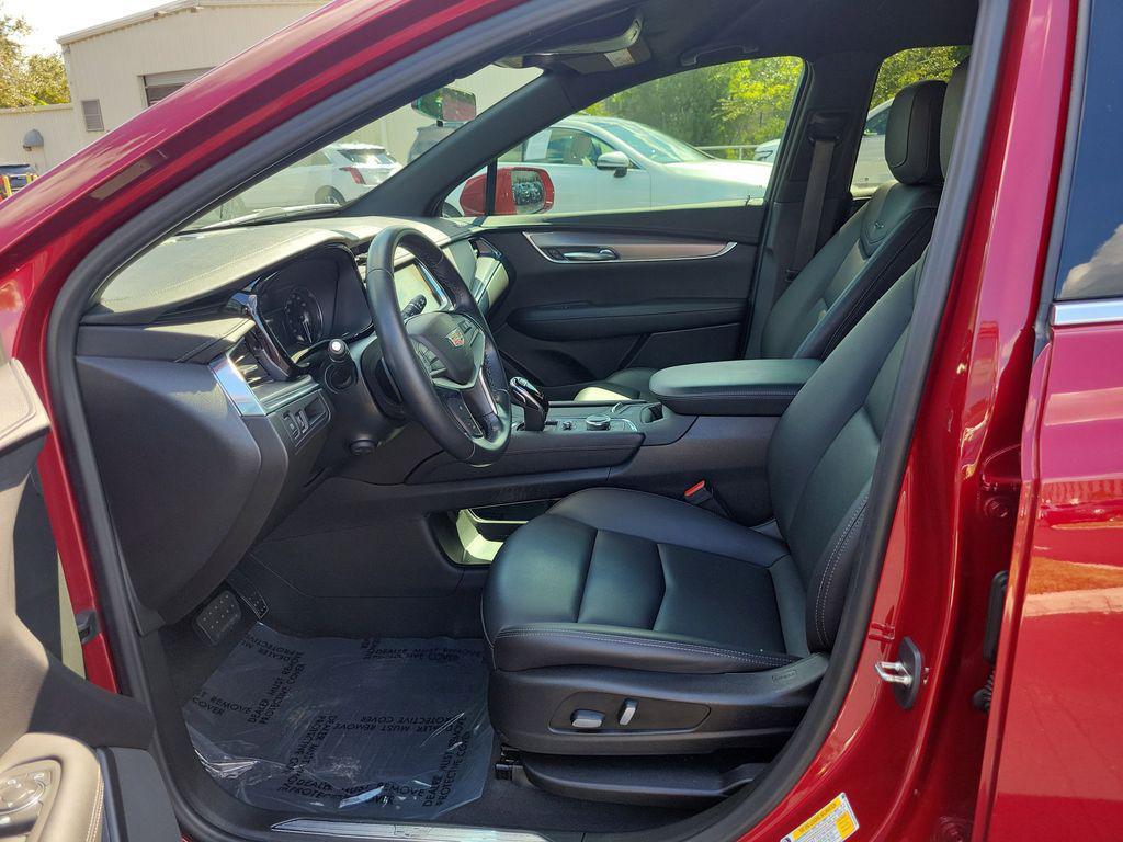 used 2020 Cadillac XT5 car, priced at $24,954