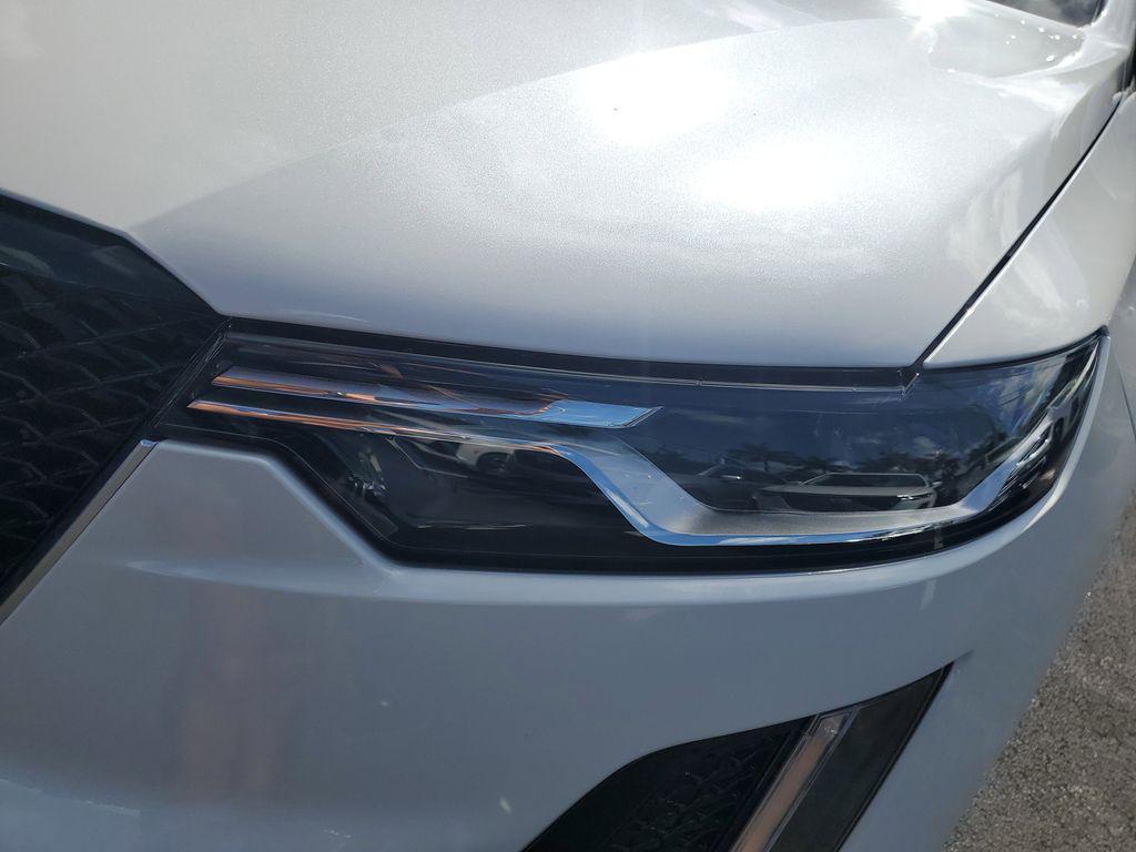 new 2025 Cadillac XT6 car, priced at $69,068