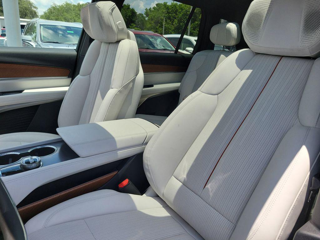 new 2026 Cadillac VISTIQ car, priced at $81,065