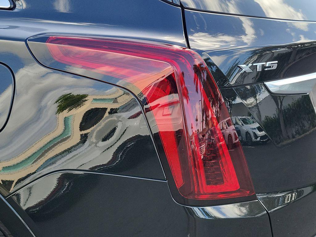 used 2024 Cadillac XT5 car, priced at $46,954