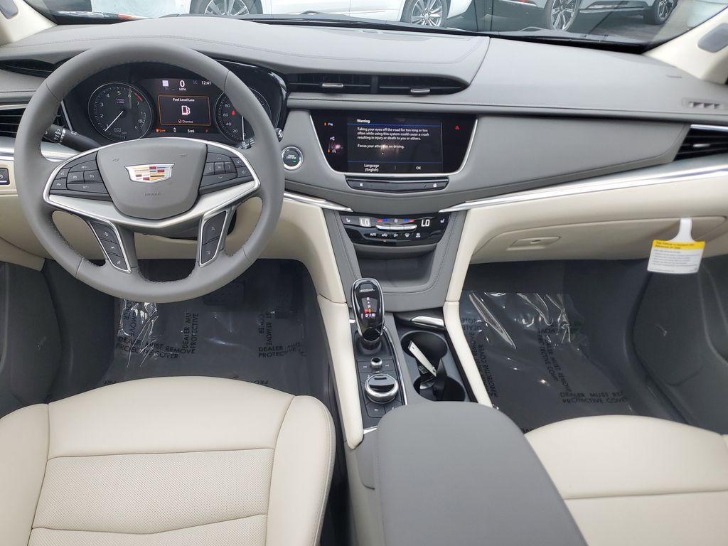 new 2025 Cadillac XT5 car, priced at $54,665