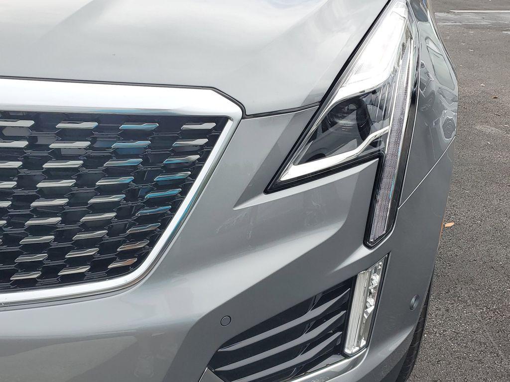 new 2025 Cadillac XT5 car, priced at $54,665