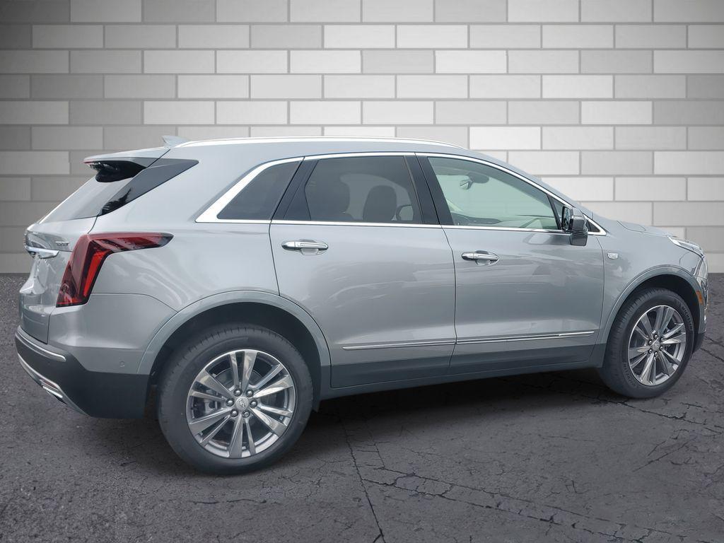 new 2025 Cadillac XT5 car, priced at $54,665