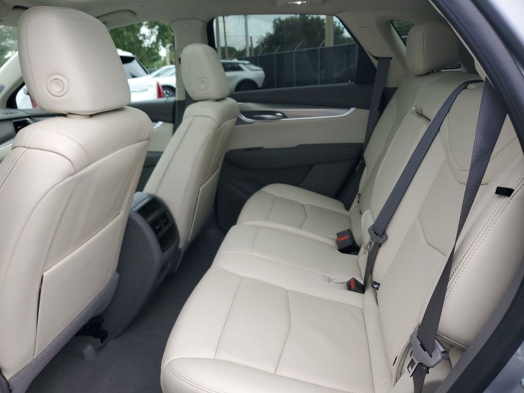 new 2025 Cadillac XT5 car, priced at $54,665
