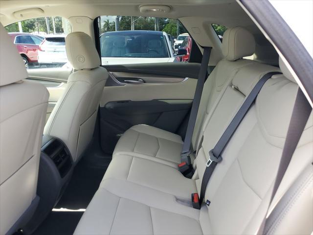 new 2025 Cadillac XT5 car, priced at $56,890
