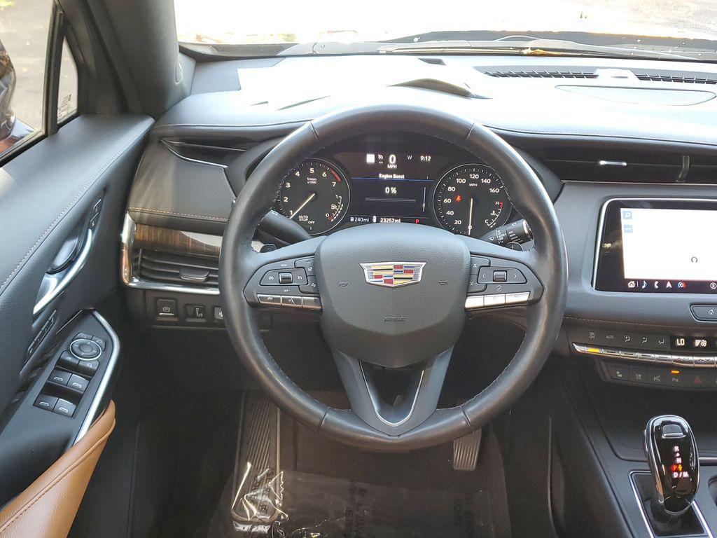 used 2023 Cadillac XT4 car, priced at $30,233