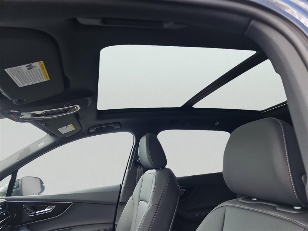 new 2025 Audi Q7 car, priced at $76,480