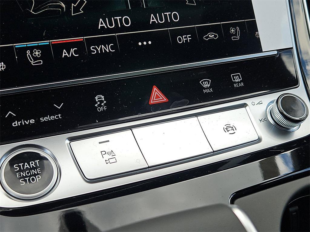 new 2025 Audi Q7 car, priced at $73,910