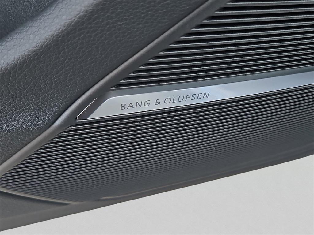 new 2025 Audi Q7 car, priced at $73,910