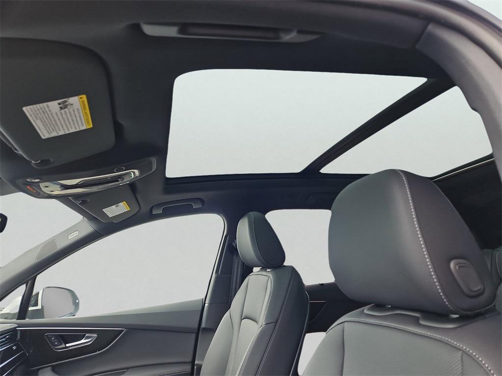 new 2025 Audi Q7 car, priced at $73,910
