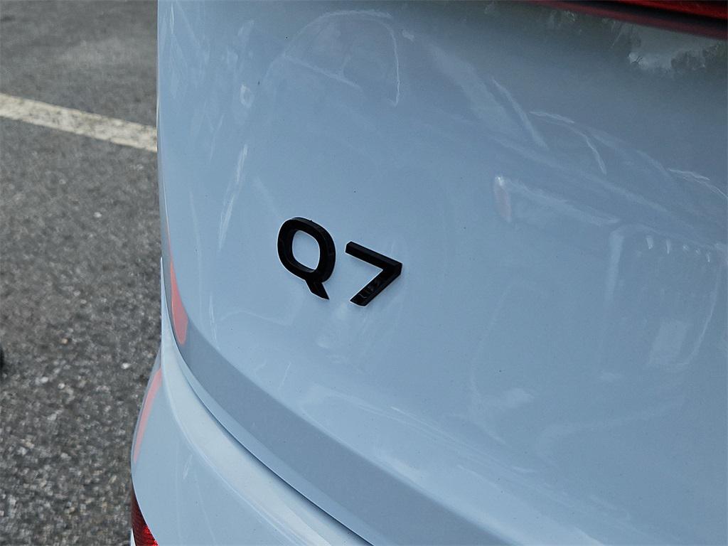 new 2025 Audi Q7 car, priced at $73,910