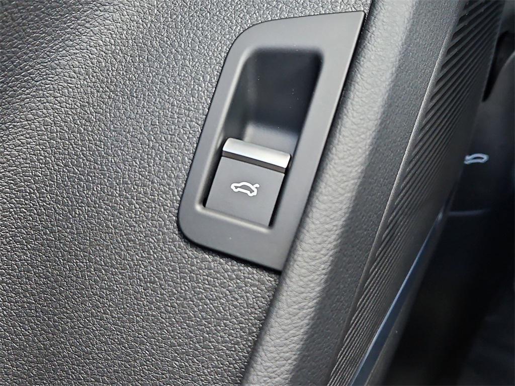 new 2025 Audi Q7 car, priced at $73,910