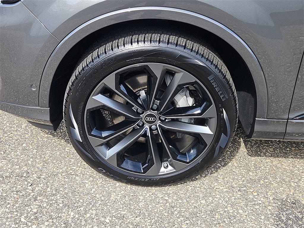 used 2025 Audi Q7 car, priced at $64,419