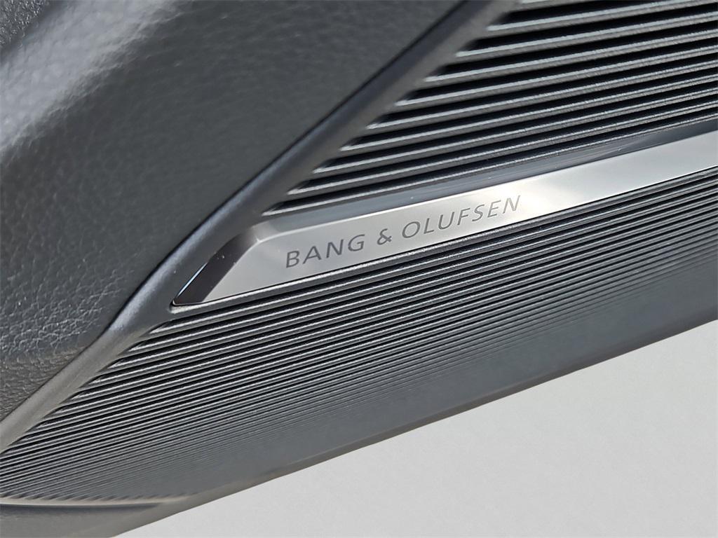 new 2025 Audi Q7 car, priced at $76,480