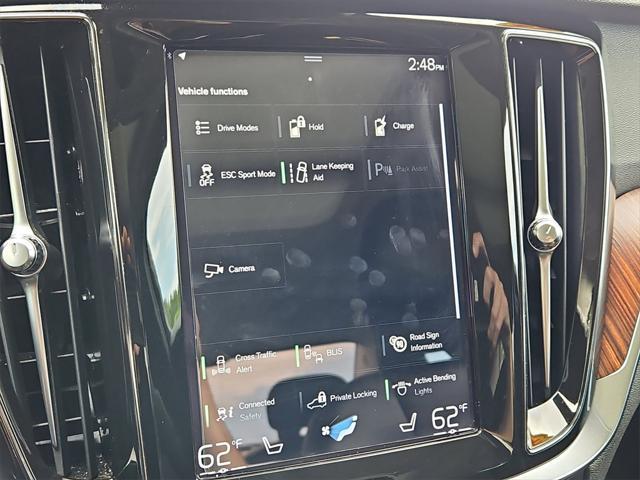 used 2022 Volvo S60 Recharge Plug-In Hybrid car, priced at $30,987