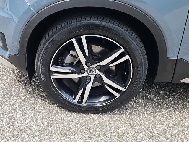 used 2021 Volvo XC40 car, priced at $29,987