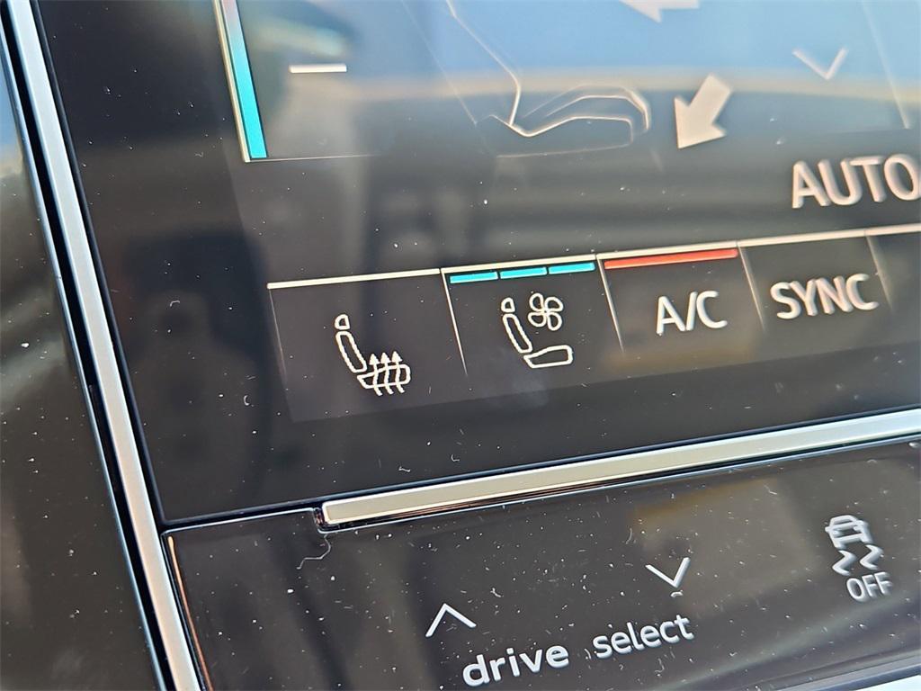 new 2025 Audi Q7 car, priced at $73,910