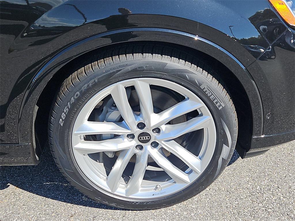 new 2025 Audi Q7 car, priced at $73,910
