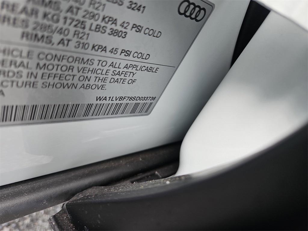 new 2025 Audi Q7 car, priced at $76,990