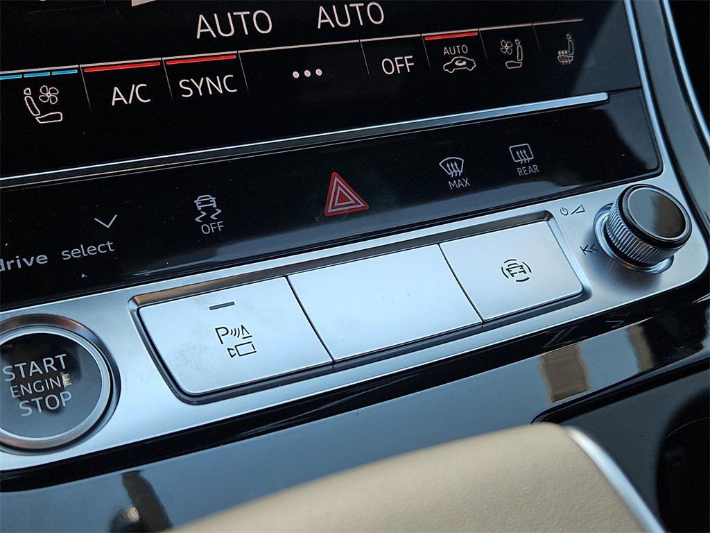 new 2025 Audi Q7 car, priced at $76,480