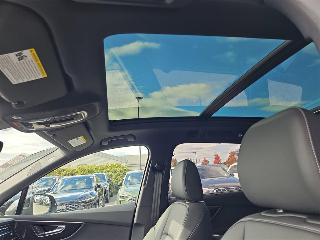 new 2026 Audi Q7 car, priced at $78,445