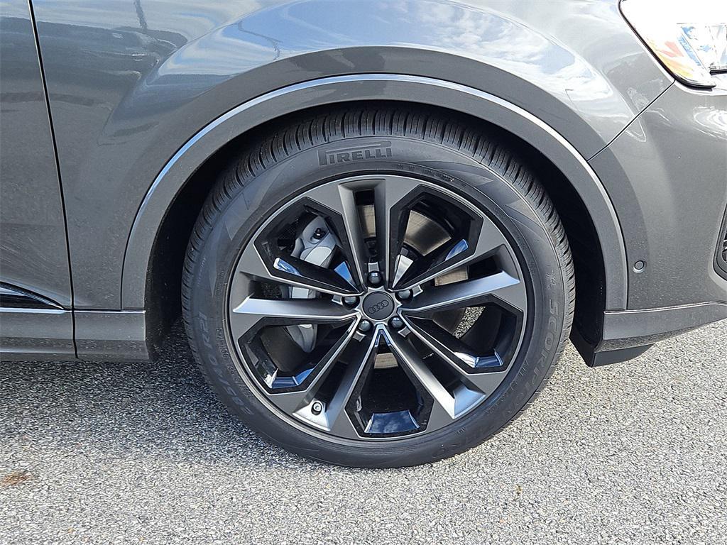new 2026 Audi Q7 car, priced at $78,445