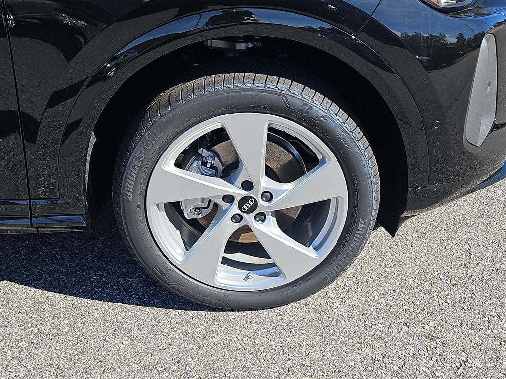 new 2025 Audi Q5 car, priced at $59,596