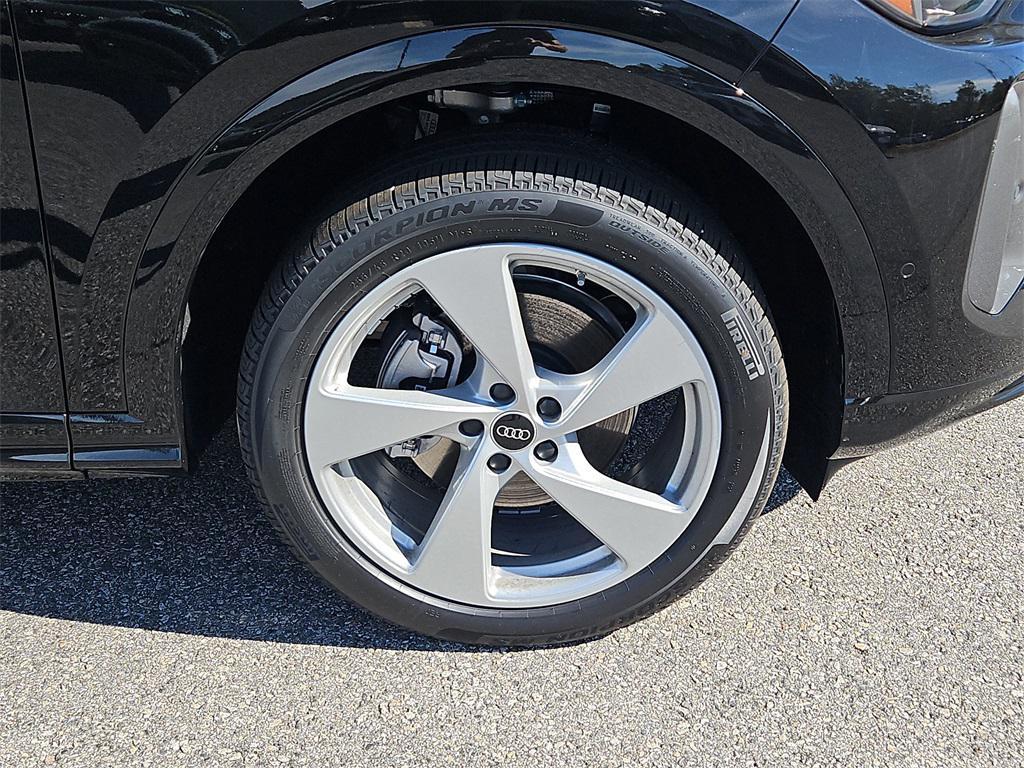 new 2025 Audi Q5 car, priced at $59,596